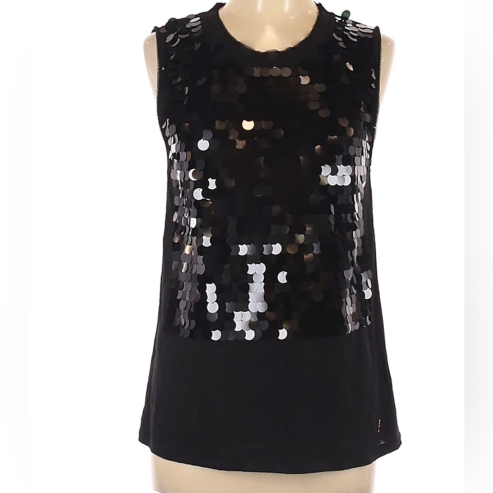 Juicy Couture
Size L Sleeveless top